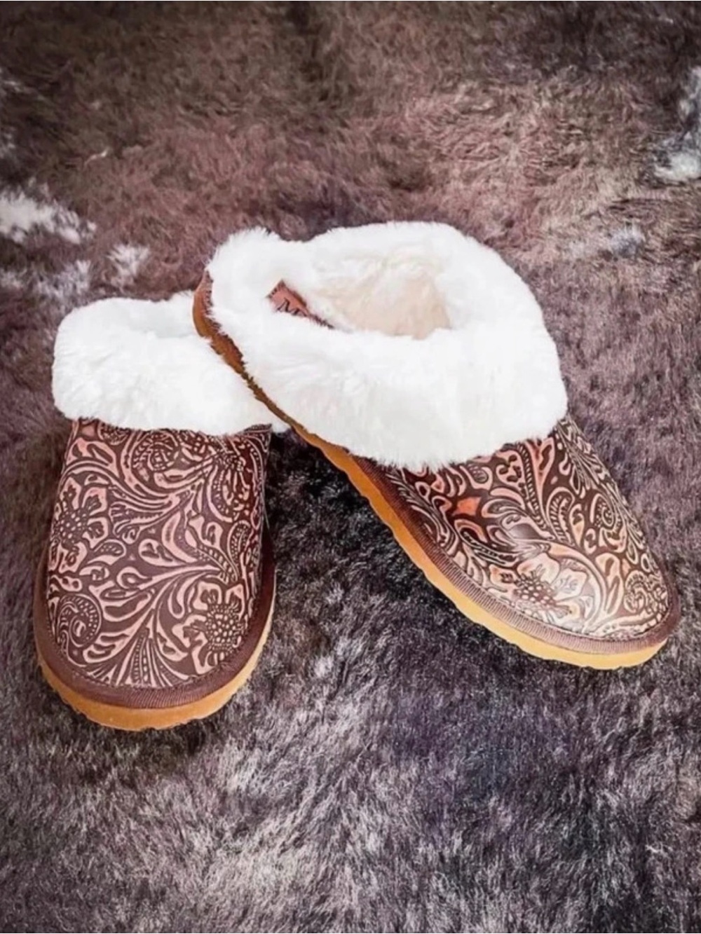 Myra Women's Classic Lined Leather Slippers
